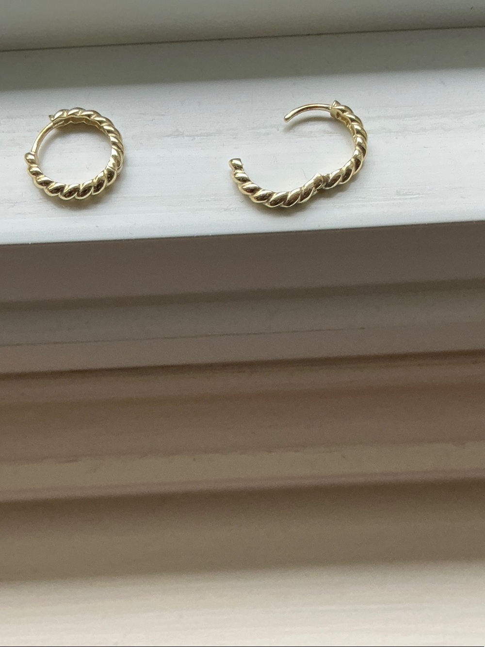 Gold plated cable hoops